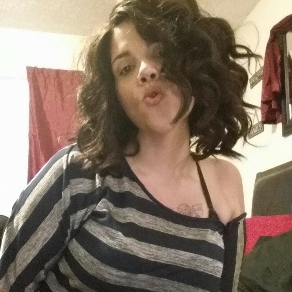 Hi, My name is Rosie and I love thrifting!
